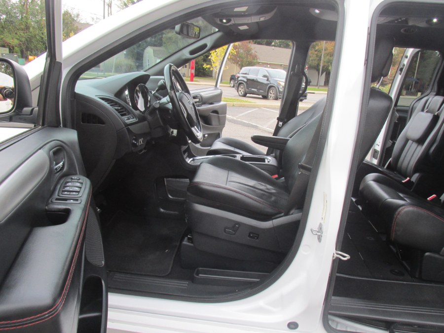 2019 Dodge Grand Caravan GT Wagon, available for sale in Massapequa, New York | South Shore Auto Brokers & Sales. Massapequa, New York 2019 Dodge Grand Caravan GT Wagon, available for sale in Massapequa, New York | South Shore Auto Brokers & Sales. Massapequa, New York