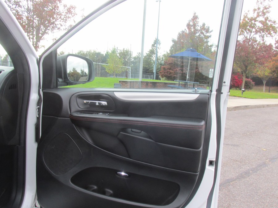 2019 Dodge Grand Caravan GT Wagon, available for sale in Massapequa, New York | South Shore Auto Brokers & Sales. Massapequa, New York 2019 Dodge Grand Caravan GT Wagon, available for sale in Massapequa, New York | South Shore Auto Brokers & Sales. Massapequa, New York