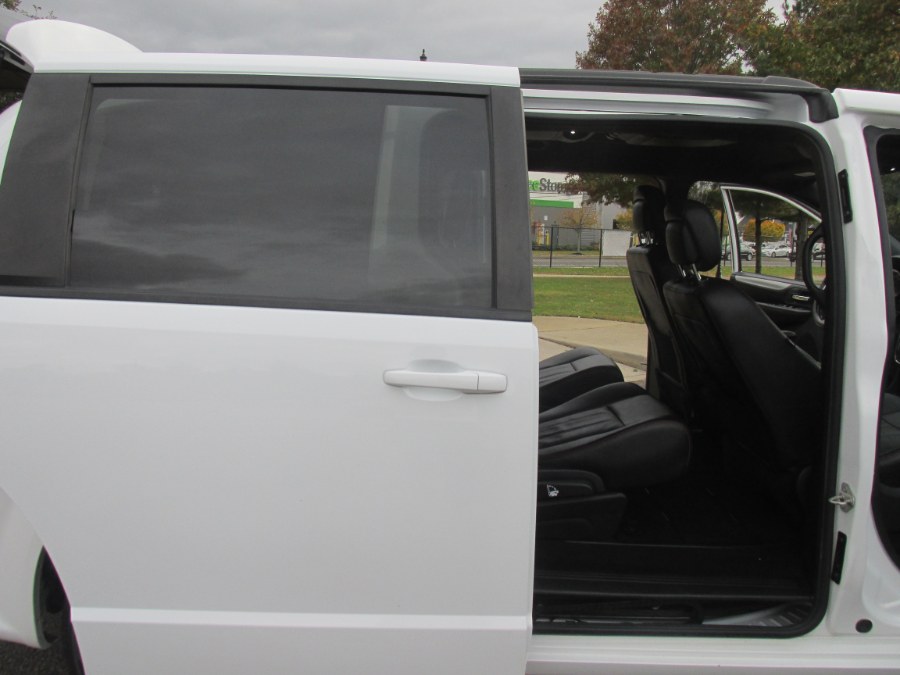 2019 Dodge Grand Caravan GT Wagon, available for sale in Massapequa, New York | South Shore Auto Brokers & Sales. Massapequa, New York 2019 Dodge Grand Caravan GT Wagon, available for sale in Massapequa, New York | South Shore Auto Brokers & Sales. Massapequa, New York