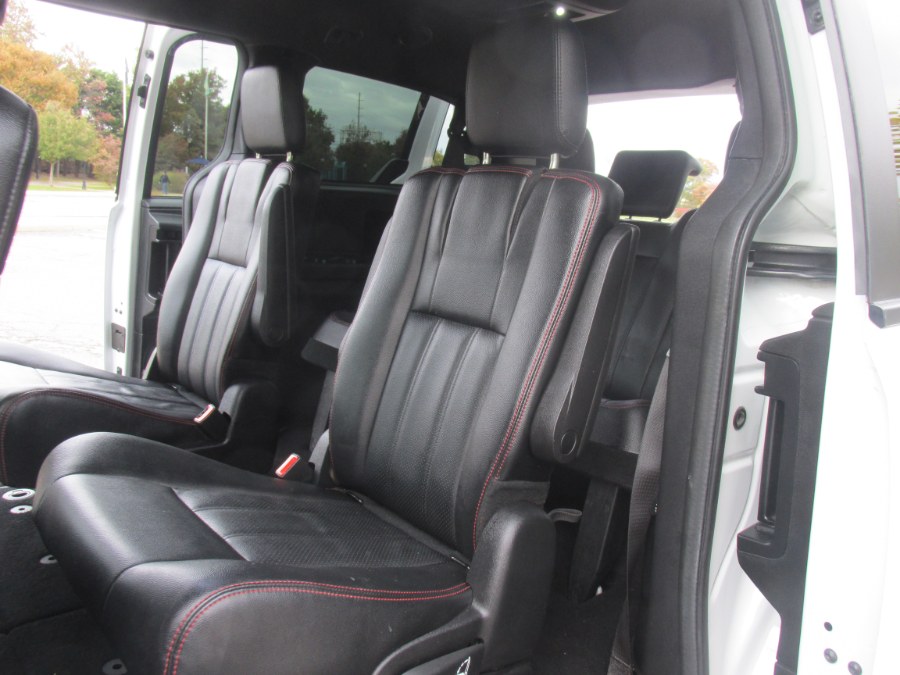 2019 Dodge Grand Caravan GT Wagon, available for sale in Massapequa, New York | South Shore Auto Brokers & Sales. Massapequa, New York 2019 Dodge Grand Caravan GT Wagon, available for sale in Massapequa, New York | South Shore Auto Brokers & Sales. Massapequa, New York