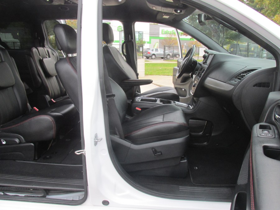 2019 Dodge Grand Caravan GT Wagon, available for sale in Massapequa, New York | South Shore Auto Brokers & Sales. Massapequa, New York 2019 Dodge Grand Caravan GT Wagon, available for sale in Massapequa, New York | South Shore Auto Brokers & Sales. Massapequa, New York