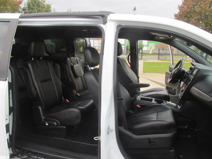 2019 Dodge Grand Caravan GT Wagon, available for sale in Massapequa, New York | South Shore Auto Brokers & Sales. Massapequa, New York 2019 Dodge Grand Caravan GT Wagon, available for sale in Massapequa, New York | South Shore Auto Brokers & Sales. Massapequa, New York
