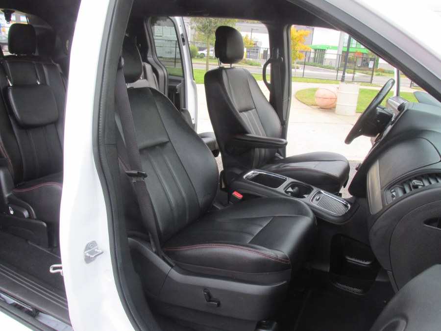 2019 Dodge Grand Caravan GT Wagon, available for sale in Massapequa, New York | South Shore Auto Brokers & Sales. Massapequa, New York 2019 Dodge Grand Caravan GT Wagon, available for sale in Massapequa, New York | South Shore Auto Brokers & Sales. Massapequa, New York
