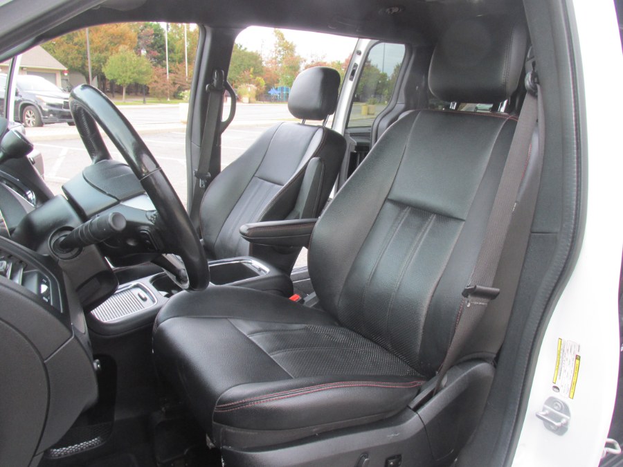 2019 Dodge Grand Caravan GT Wagon, available for sale in Massapequa, New York | South Shore Auto Brokers & Sales. Massapequa, New York 2019 Dodge Grand Caravan GT Wagon, available for sale in Massapequa, New York | South Shore Auto Brokers & Sales. Massapequa, New York