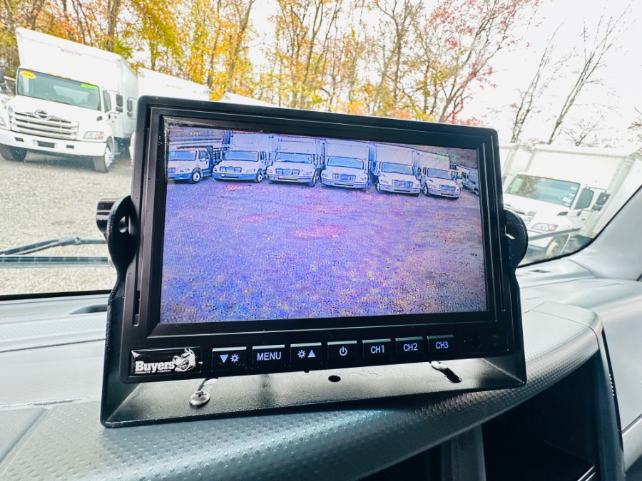 2022 Isuzu NRR 16FT DRY BOX + 19500LB GVW +  CREW CAB + NO CDL, available for sale in South Amboy, New Jersey | NJ Truck Spot. South Amboy, New Jersey 2022 Isuzu NRR 16FT DRY BOX + 19500LB GVW +  CREW CAB + NO CDL, available for sale in South Amboy, New Jersey | NJ Truck Spot. South Amboy, New Jersey