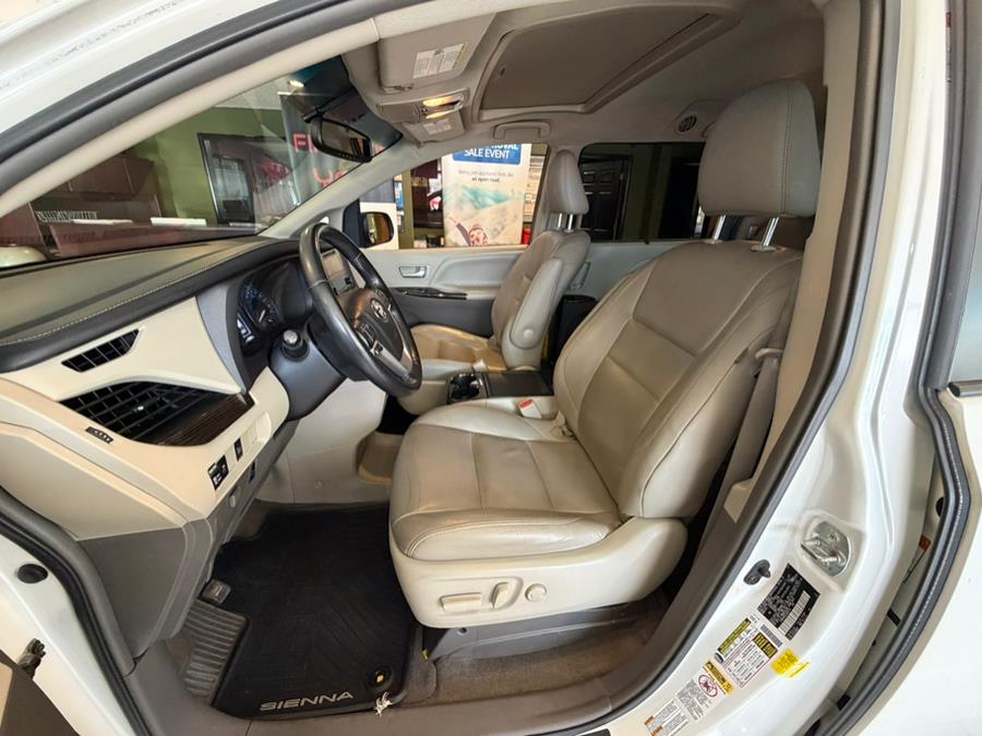 2015 Toyota Sienna 5dr 7-Pass Van XLE AWD (Natl), available for sale in West Hartford, Connecticut | AutoMax. West Hartford, Connecticut 2015 Toyota Sienna 5dr 7-Pass Van XLE AWD (Natl), available for sale in West Hartford, Connecticut | AutoMax. West Hartford, Connecticut