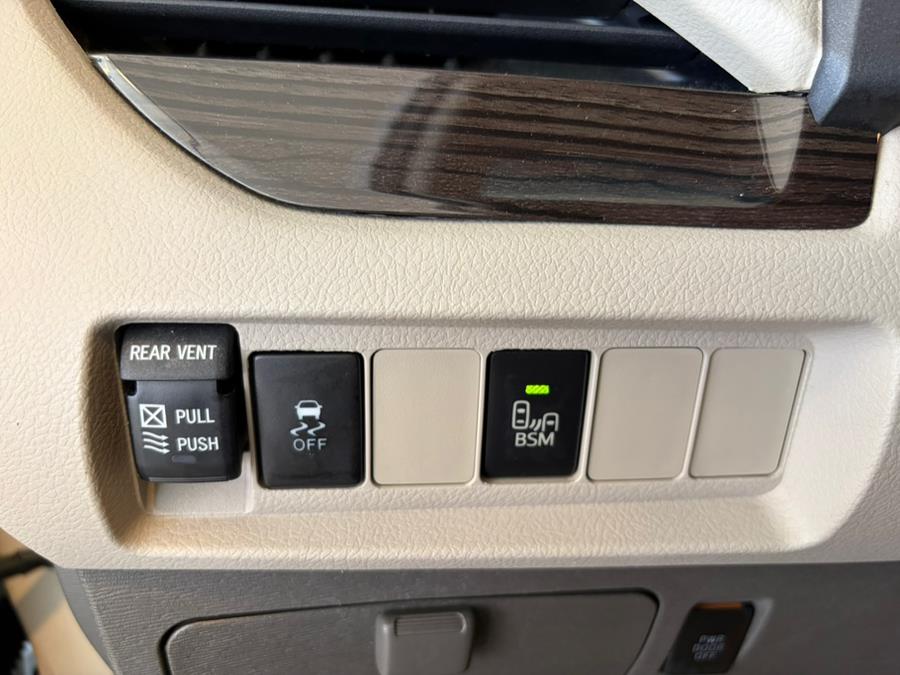 2015 Toyota Sienna 5dr 7-Pass Van XLE AWD (Natl), available for sale in West Hartford, Connecticut | AutoMax. West Hartford, Connecticut 2015 Toyota Sienna 5dr 7-Pass Van XLE AWD (Natl), available for sale in West Hartford, Connecticut | AutoMax. West Hartford, Connecticut