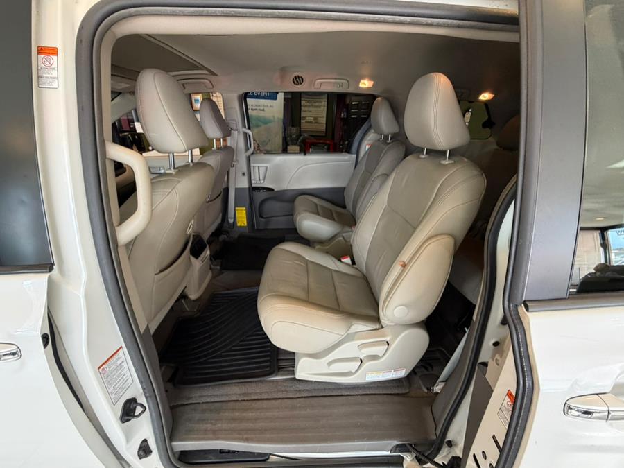 2015 Toyota Sienna 5dr 7-Pass Van XLE AWD (Natl), available for sale in West Hartford, Connecticut | AutoMax. West Hartford, Connecticut 2015 Toyota Sienna 5dr 7-Pass Van XLE AWD (Natl), available for sale in West Hartford, Connecticut | AutoMax. West Hartford, Connecticut