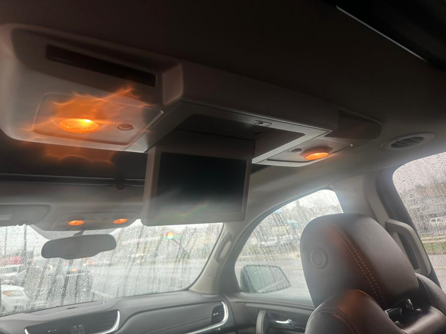 2015 Chevrolet Traverse AWD 4dr LT w/2LT, available for sale in Wallingford, Connecticut | Wallingford Auto Center LLC. Wallingford, Connecticut 2015 Chevrolet Traverse AWD 4dr LT w/2LT, available for sale in Wallingford, Connecticut | Wallingford Auto Center LLC. Wallingford, Connecticut