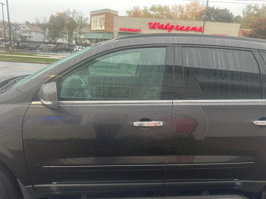 2015 Chevrolet Traverse AWD 4dr LT w/2LT, available for sale in Wallingford, Connecticut | Wallingford Auto Center LLC. Wallingford, Connecticut 2015 Chevrolet Traverse AWD 4dr LT w/2LT, available for sale in Wallingford, Connecticut | Wallingford Auto Center LLC. Wallingford, Connecticut