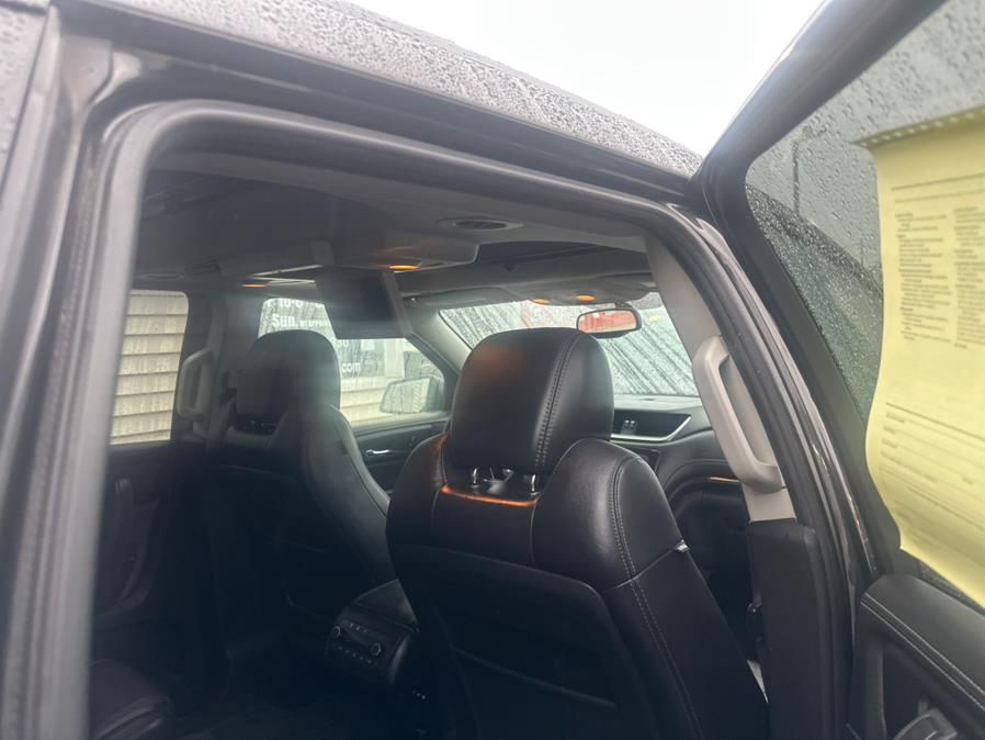 2015 Chevrolet Traverse AWD 4dr LT w/2LT, available for sale in Wallingford, Connecticut | Wallingford Auto Center LLC. Wallingford, Connecticut 2015 Chevrolet Traverse AWD 4dr LT w/2LT, available for sale in Wallingford, Connecticut | Wallingford Auto Center LLC. Wallingford, Connecticut