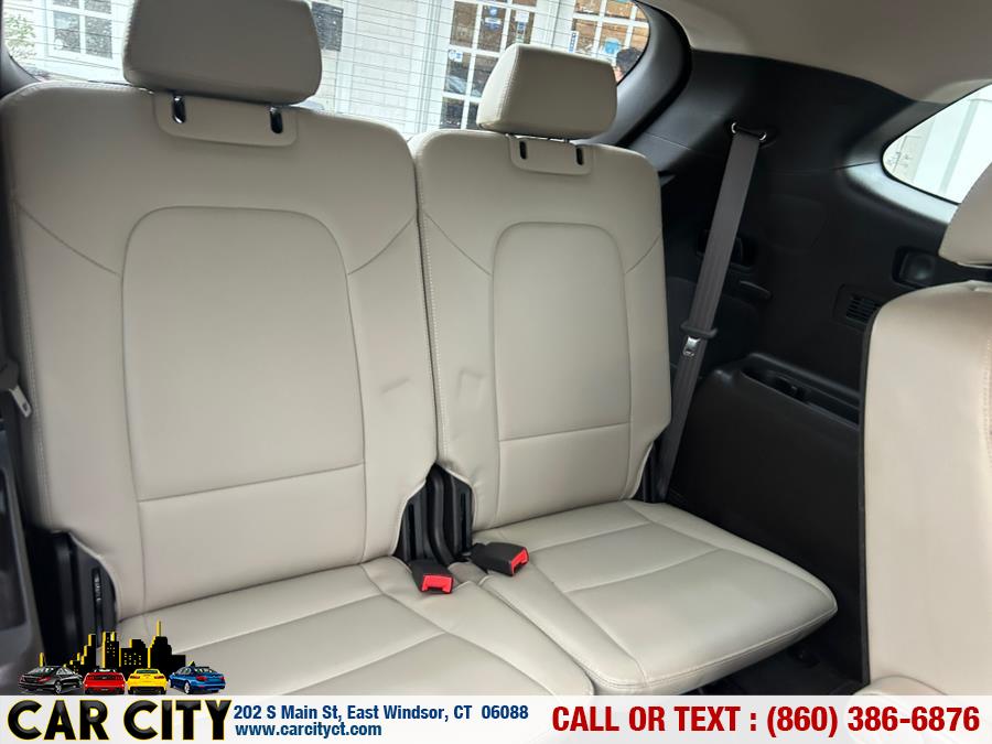 2017 Hyundai Santa Fe Limited 3.3L Auto AWD, available for sale in East Windsor, Connecticut | Car City LLC. East Windsor, Connecticut 2017 Hyundai Santa Fe Limited 3.3L Auto AWD, available for sale in East Windsor, Connecticut | Car City LLC. East Windsor, Connecticut