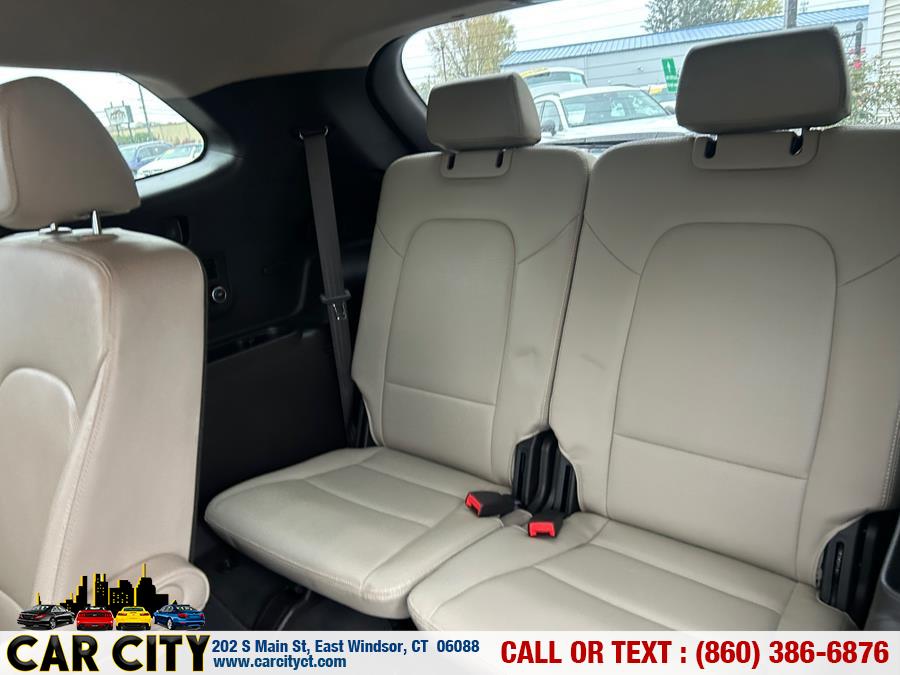 2017 Hyundai Santa Fe Limited 3.3L Auto AWD, available for sale in East Windsor, Connecticut | Car City LLC. East Windsor, Connecticut 2017 Hyundai Santa Fe Limited 3.3L Auto AWD, available for sale in East Windsor, Connecticut | Car City LLC. East Windsor, Connecticut