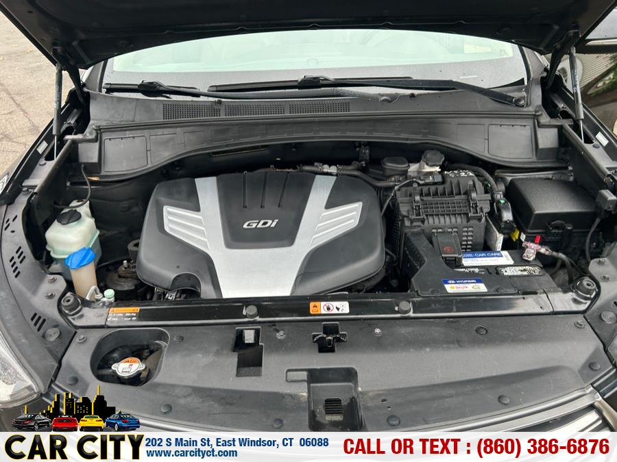 2017 Hyundai Santa Fe Limited 3.3L Auto AWD, available for sale in East Windsor, Connecticut | Car City LLC. East Windsor, Connecticut 2017 Hyundai Santa Fe Limited 3.3L Auto AWD, available for sale in East Windsor, Connecticut | Car City LLC. East Windsor, Connecticut