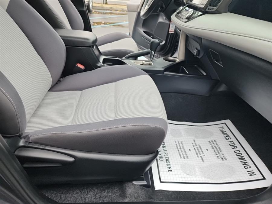 2013 Toyota RAV4 AWD 4dr XLE (Natl), available for sale in Islip, New York | L.I. Auto Gallery. Islip, New York 2013 Toyota RAV4 AWD 4dr XLE (Natl), available for sale in Islip, New York | L.I. Auto Gallery. Islip, New York