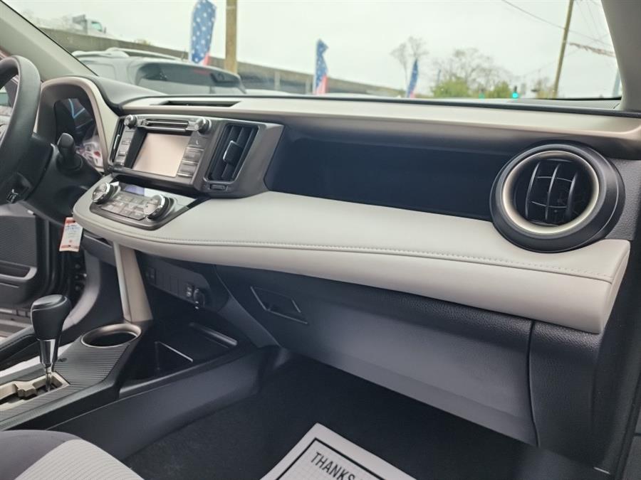 2013 Toyota RAV4 AWD 4dr XLE (Natl), available for sale in Islip, New York | L.I. Auto Gallery. Islip, New York 2013 Toyota RAV4 AWD 4dr XLE (Natl), available for sale in Islip, New York | L.I. Auto Gallery. Islip, New York