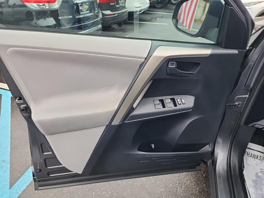 2013 Toyota RAV4 AWD 4dr XLE (Natl), available for sale in Islip, New York | L.I. Auto Gallery. Islip, New York 2013 Toyota RAV4 AWD 4dr XLE (Natl), available for sale in Islip, New York | L.I. Auto Gallery. Islip, New York