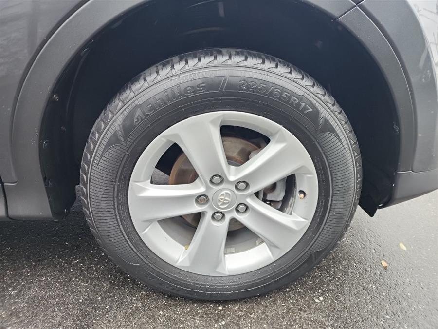 2013 Toyota RAV4 AWD 4dr XLE (Natl), available for sale in Islip, New York | L.I. Auto Gallery. Islip, New York 2013 Toyota RAV4 AWD 4dr XLE (Natl), available for sale in Islip, New York | L.I. Auto Gallery. Islip, New York
