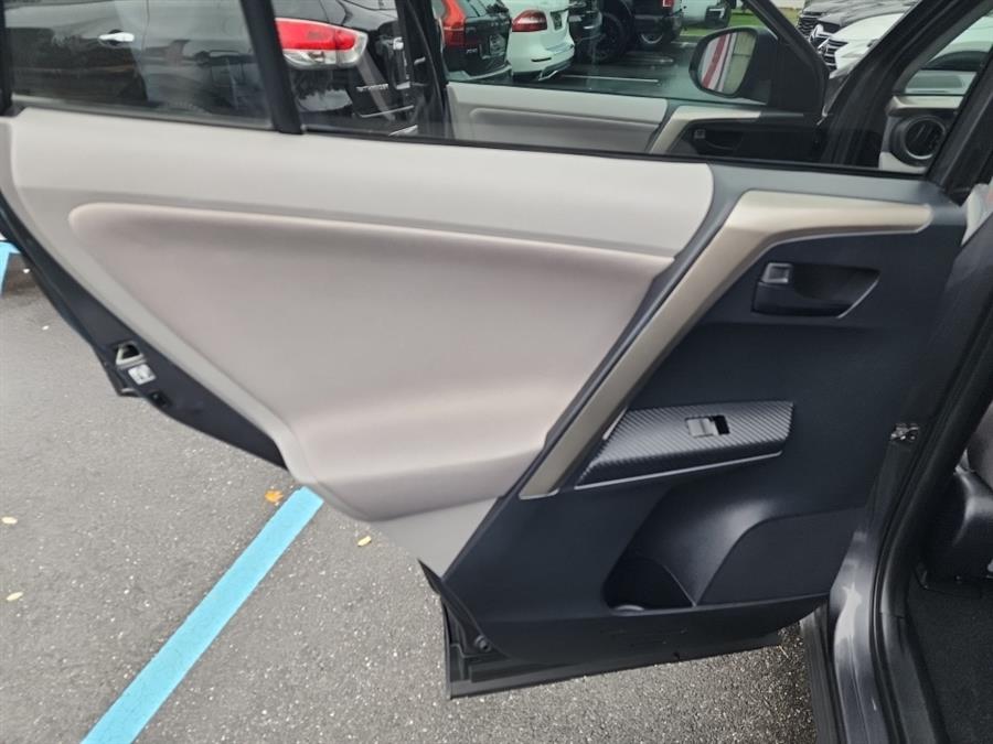 2013 Toyota RAV4 AWD 4dr XLE (Natl), available for sale in Islip, New York | L.I. Auto Gallery. Islip, New York 2013 Toyota RAV4 AWD 4dr XLE (Natl), available for sale in Islip, New York | L.I. Auto Gallery. Islip, New York