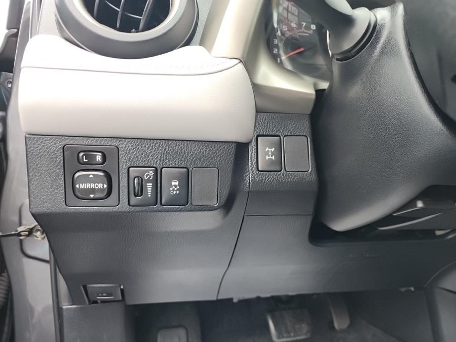2013 Toyota RAV4 AWD 4dr XLE (Natl), available for sale in Islip, New York | L.I. Auto Gallery. Islip, New York 2013 Toyota RAV4 AWD 4dr XLE (Natl), available for sale in Islip, New York | L.I. Auto Gallery. Islip, New York