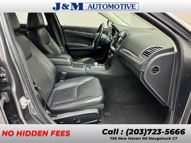 2019 Chrysler 300 Limited, available for sale in Naugatuck, Connecticut | J&M Automotive Sls&Svc LLC. Naugatuck, Connecticut 2019 Chrysler 300 Limited, available for sale in Naugatuck, Connecticut | J&M Automotive Sls&Svc LLC. Naugatuck, Connecticut