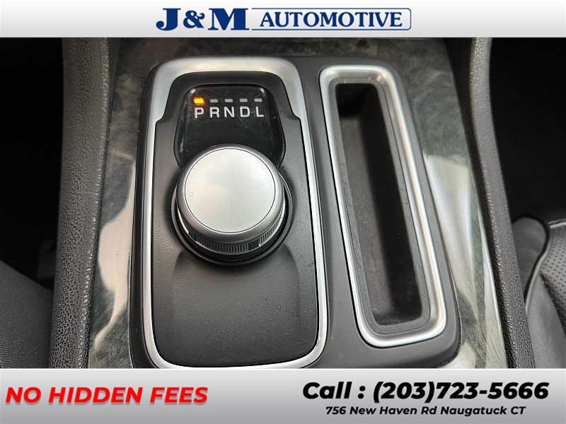 2019 Chrysler 300 Limited, available for sale in Naugatuck, Connecticut | J&M Automotive Sls&Svc LLC. Naugatuck, Connecticut 2019 Chrysler 300 Limited, available for sale in Naugatuck, Connecticut | J&M Automotive Sls&Svc LLC. Naugatuck, Connecticut