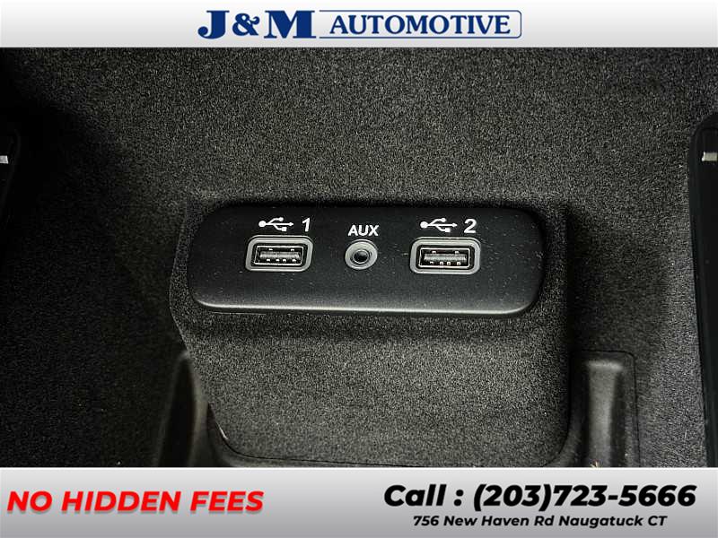 2019 Chrysler 300 Limited, available for sale in Naugatuck, Connecticut | J&M Automotive Sls&Svc LLC. Naugatuck, Connecticut 2019 Chrysler 300 Limited, available for sale in Naugatuck, Connecticut | J&M Automotive Sls&Svc LLC. Naugatuck, Connecticut