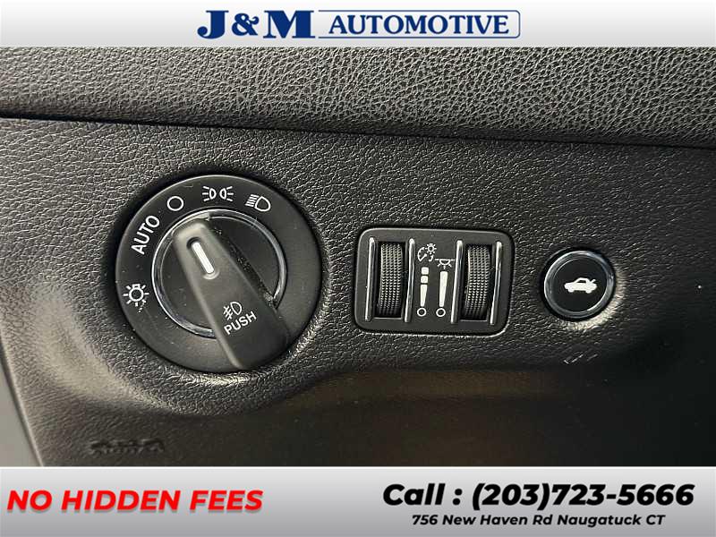 2019 Chrysler 300 Limited, available for sale in Naugatuck, Connecticut | J&M Automotive Sls&Svc LLC. Naugatuck, Connecticut 2019 Chrysler 300 Limited, available for sale in Naugatuck, Connecticut | J&M Automotive Sls&Svc LLC. Naugatuck, Connecticut