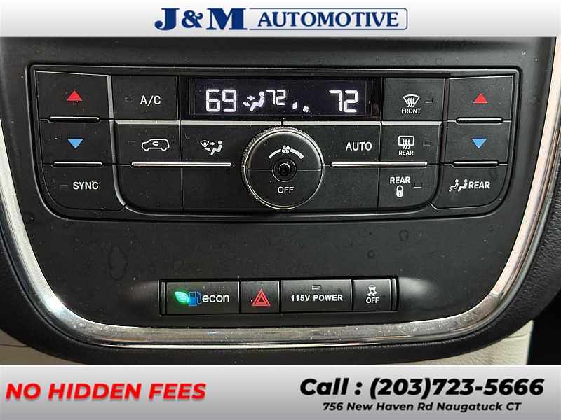 2016 Chrysler Town & Country Touring, available for sale in Naugatuck, Connecticut | J&M Automotive Sls&Svc LLC. Naugatuck, Connecticut 2016 Chrysler Town & Country Touring, available for sale in Naugatuck, Connecticut | J&M Automotive Sls&Svc LLC. Naugatuck, Connecticut