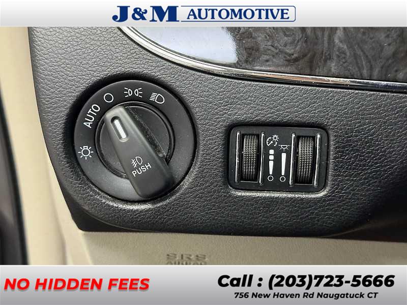 2016 Chrysler Town & Country Touring, available for sale in Naugatuck, Connecticut | J&M Automotive Sls&Svc LLC. Naugatuck, Connecticut 2016 Chrysler Town & Country Touring, available for sale in Naugatuck, Connecticut | J&M Automotive Sls&Svc LLC. Naugatuck, Connecticut