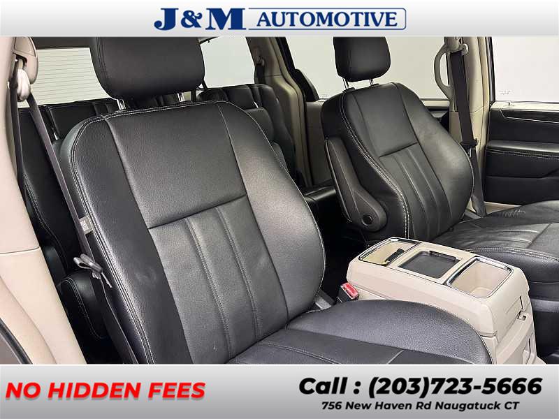 2016 Chrysler Town & Country Touring, available for sale in Naugatuck, Connecticut | J&M Automotive Sls&Svc LLC. Naugatuck, Connecticut 2016 Chrysler Town & Country Touring, available for sale in Naugatuck, Connecticut | J&M Automotive Sls&Svc LLC. Naugatuck, Connecticut