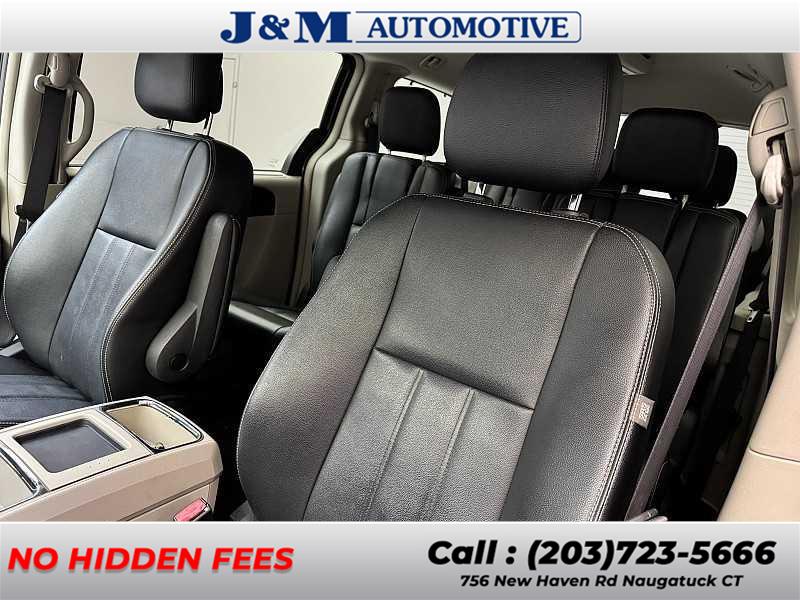 2016 Chrysler Town & Country Touring, available for sale in Naugatuck, Connecticut | J&M Automotive Sls&Svc LLC. Naugatuck, Connecticut 2016 Chrysler Town & Country Touring, available for sale in Naugatuck, Connecticut | J&M Automotive Sls&Svc LLC. Naugatuck, Connecticut