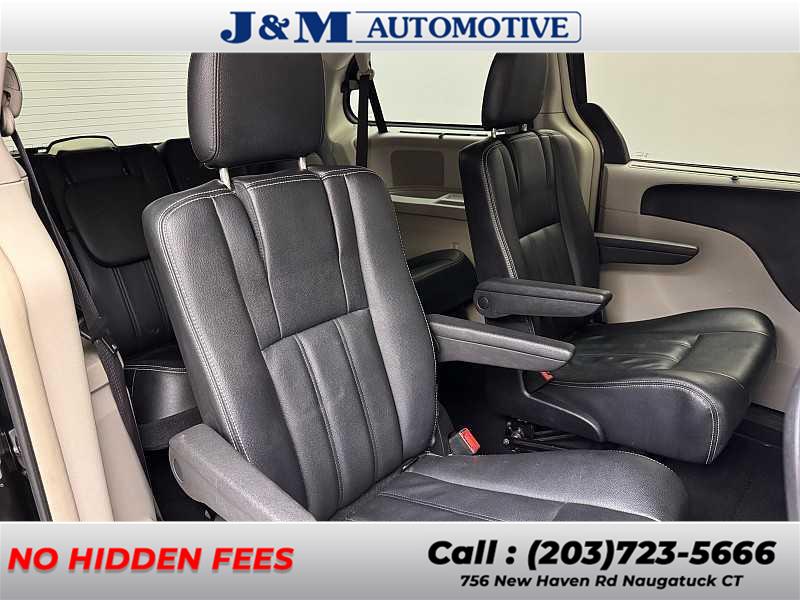 2016 Chrysler Town & Country Touring, available for sale in Naugatuck, Connecticut | J&M Automotive Sls&Svc LLC. Naugatuck, Connecticut 2016 Chrysler Town & Country Touring, available for sale in Naugatuck, Connecticut | J&M Automotive Sls&Svc LLC. Naugatuck, Connecticut