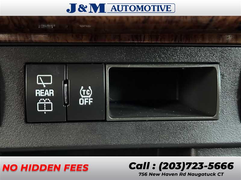 2014 Chevrolet Traverse LT, available for sale in Naugatuck, Connecticut | J&M Automotive Sls&Svc LLC. Naugatuck, Connecticut 2014 Chevrolet Traverse LT, available for sale in Naugatuck, Connecticut | J&M Automotive Sls&Svc LLC. Naugatuck, Connecticut