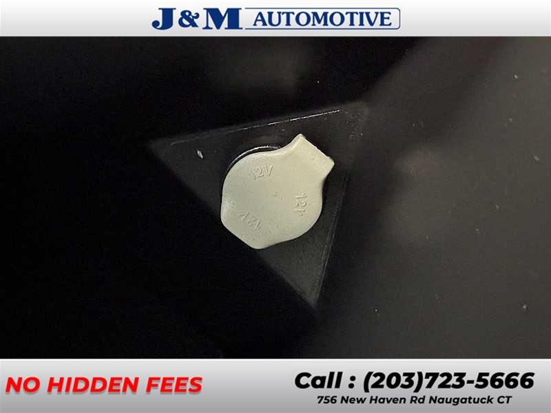 2014 Chevrolet Traverse LT, available for sale in Naugatuck, Connecticut | J&M Automotive Sls&Svc LLC. Naugatuck, Connecticut 2014 Chevrolet Traverse LT, available for sale in Naugatuck, Connecticut | J&M Automotive Sls&Svc LLC. Naugatuck, Connecticut