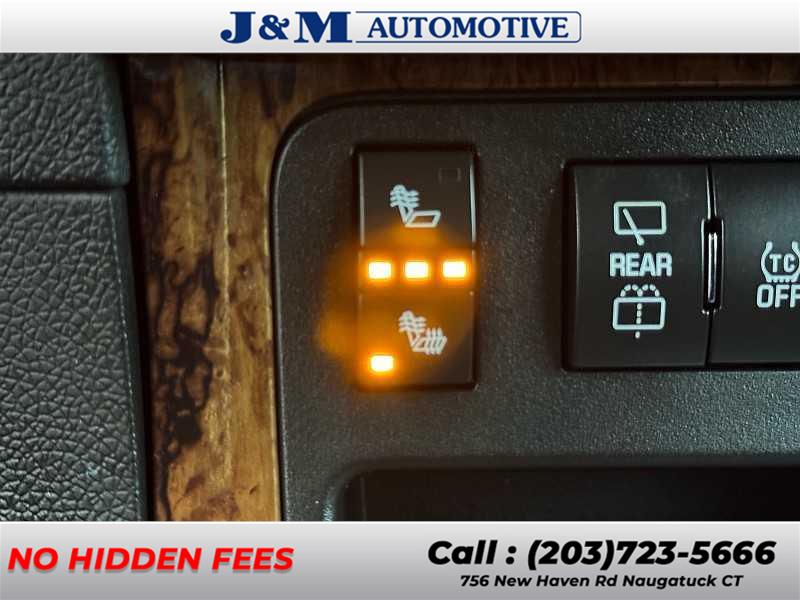 2014 Chevrolet Traverse LT, available for sale in Naugatuck, Connecticut | J&M Automotive Sls&Svc LLC. Naugatuck, Connecticut 2014 Chevrolet Traverse LT, available for sale in Naugatuck, Connecticut | J&M Automotive Sls&Svc LLC. Naugatuck, Connecticut