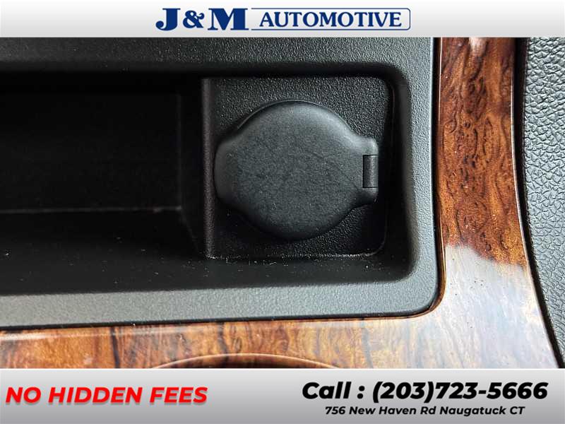 2014 Chevrolet Traverse LT, available for sale in Naugatuck, Connecticut | J&M Automotive Sls&Svc LLC. Naugatuck, Connecticut 2014 Chevrolet Traverse LT, available for sale in Naugatuck, Connecticut | J&M Automotive Sls&Svc LLC. Naugatuck, Connecticut