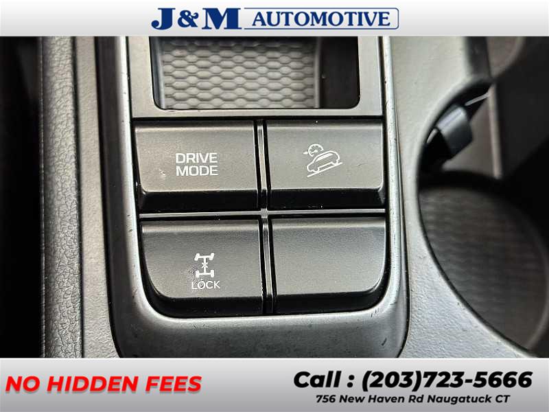 2017 Hyundai Tucson SE, available for sale in Naugatuck, Connecticut | J&M Automotive Sls&Svc LLC. Naugatuck, Connecticut 2017 Hyundai Tucson SE, available for sale in Naugatuck, Connecticut | J&M Automotive Sls&Svc LLC. Naugatuck, Connecticut