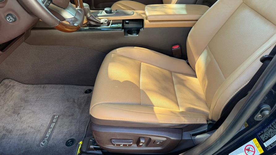 2016 Lexus ES 350 4dr Sdn, available for sale in Hialeah, Florida | The Palm Motors LLC. Hialeah, Florida 2016 Lexus ES 350 4dr Sdn, available for sale in Hialeah, Florida | The Palm Motors LLC. Hialeah, Florida