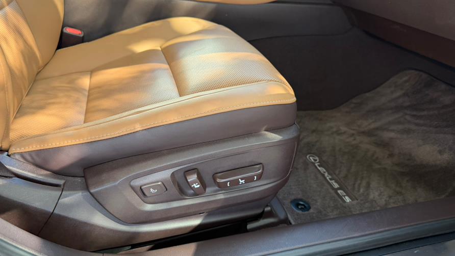 2016 Lexus ES 350 4dr Sdn, available for sale in Hialeah, Florida | The Palm Motors LLC. Hialeah, Florida 2016 Lexus ES 350 4dr Sdn, available for sale in Hialeah, Florida | The Palm Motors LLC. Hialeah, Florida