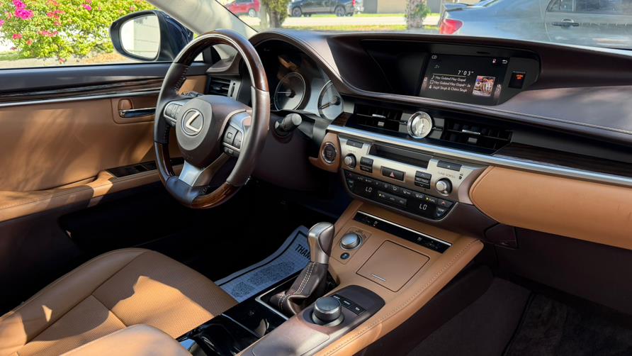 2016 Lexus ES 350 4dr Sdn, available for sale in Hialeah, Florida | The Palm Motors LLC. Hialeah, Florida 2016 Lexus ES 350 4dr Sdn, available for sale in Hialeah, Florida | The Palm Motors LLC. Hialeah, Florida
