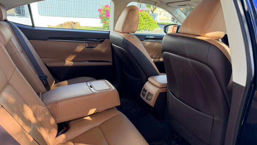 2016 Lexus ES 350 4dr Sdn, available for sale in Hialeah, Florida | The Palm Motors LLC. Hialeah, Florida 2016 Lexus ES 350 4dr Sdn, available for sale in Hialeah, Florida | The Palm Motors LLC. Hialeah, Florida
