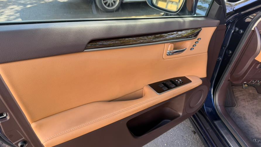 2016 Lexus ES 350 4dr Sdn, available for sale in Hialeah, Florida | The Palm Motors LLC. Hialeah, Florida 2016 Lexus ES 350 4dr Sdn, available for sale in Hialeah, Florida | The Palm Motors LLC. Hialeah, Florida