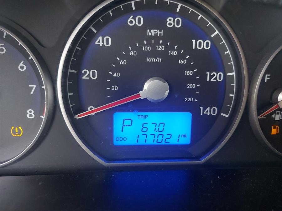 2010 Hyundai Santa Fe AWD 4dr I4 Auto GLS, available for sale in West Hartford, Connecticut | Chadrad Motors llc. West Hartford, Connecticut 2010 Hyundai Santa Fe AWD 4dr I4 Auto GLS, available for sale in West Hartford, Connecticut | Chadrad Motors llc. West Hartford, Connecticut