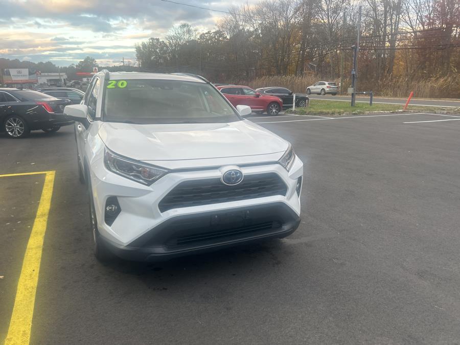 2020 Toyota RAV4 Hybrid XLE photo 3
