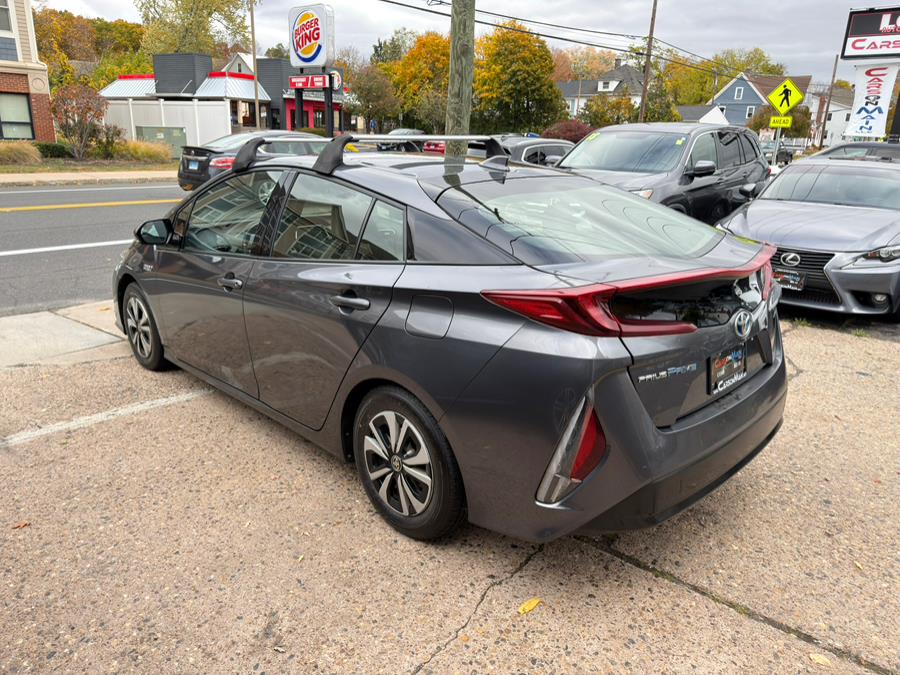 2017 Toyota Prius Prime Premium photo 2