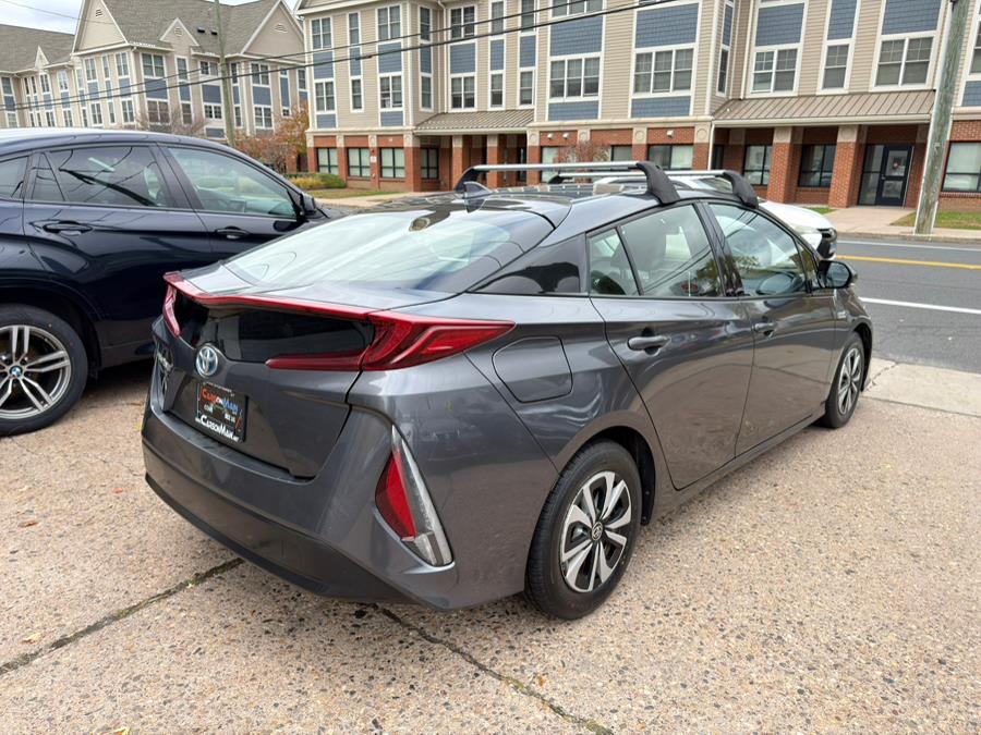 2017 Toyota Prius Prime Premium photo 4
