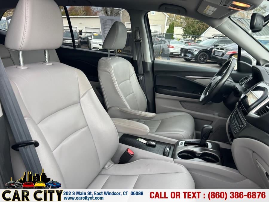 2017 Honda Pilot EX-L w/Navigation AWD, available for sale in East Windsor, Connecticut | Car City LLC. East Windsor, Connecticut 2017 Honda Pilot EX-L w/Navigation AWD, available for sale in East Windsor, Connecticut | Car City LLC. East Windsor, Connecticut