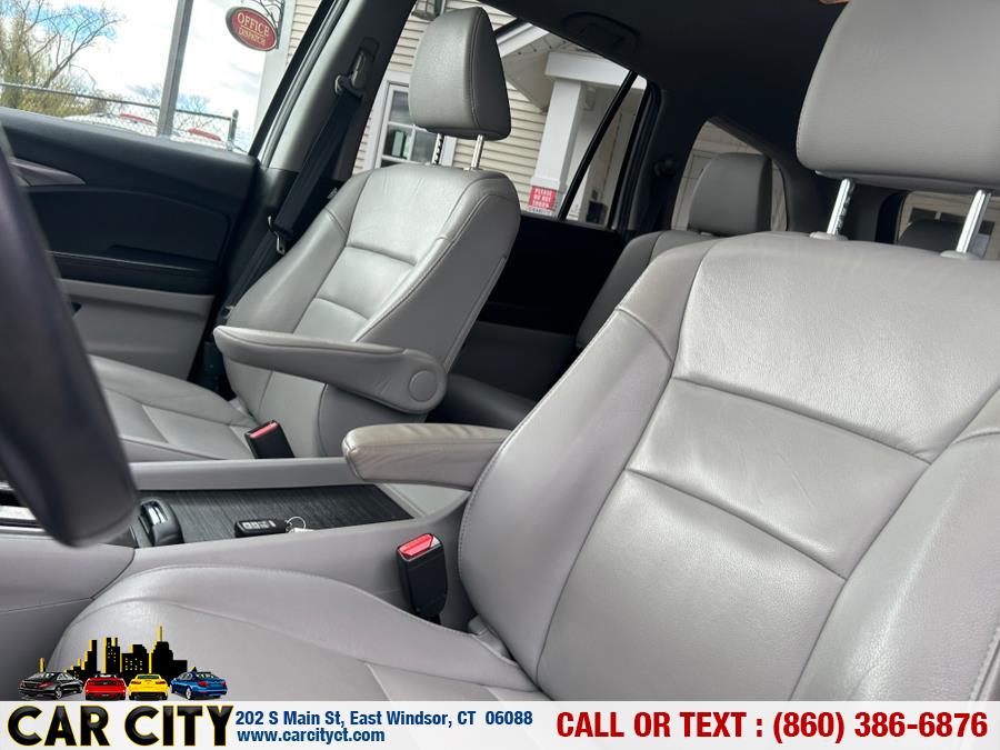 2017 Honda Pilot EX-L w/Navigation AWD, available for sale in East Windsor, Connecticut | Car City LLC. East Windsor, Connecticut 2017 Honda Pilot EX-L w/Navigation AWD, available for sale in East Windsor, Connecticut | Car City LLC. East Windsor, Connecticut