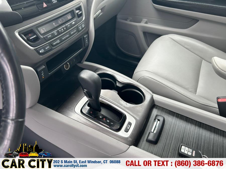 2017 Honda Pilot EX-L w/Navigation AWD, available for sale in East Windsor, Connecticut | Car City LLC. East Windsor, Connecticut 2017 Honda Pilot EX-L w/Navigation AWD, available for sale in East Windsor, Connecticut | Car City LLC. East Windsor, Connecticut